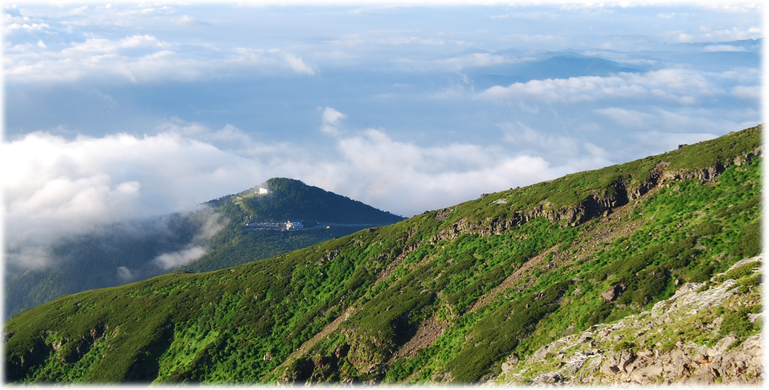 標高3,067m　移り行く御嶽の大自然